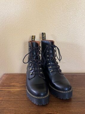 Dr. Martens Leona Black Leather Lace Up Chunky Heeled Combat Boots EU38 US7